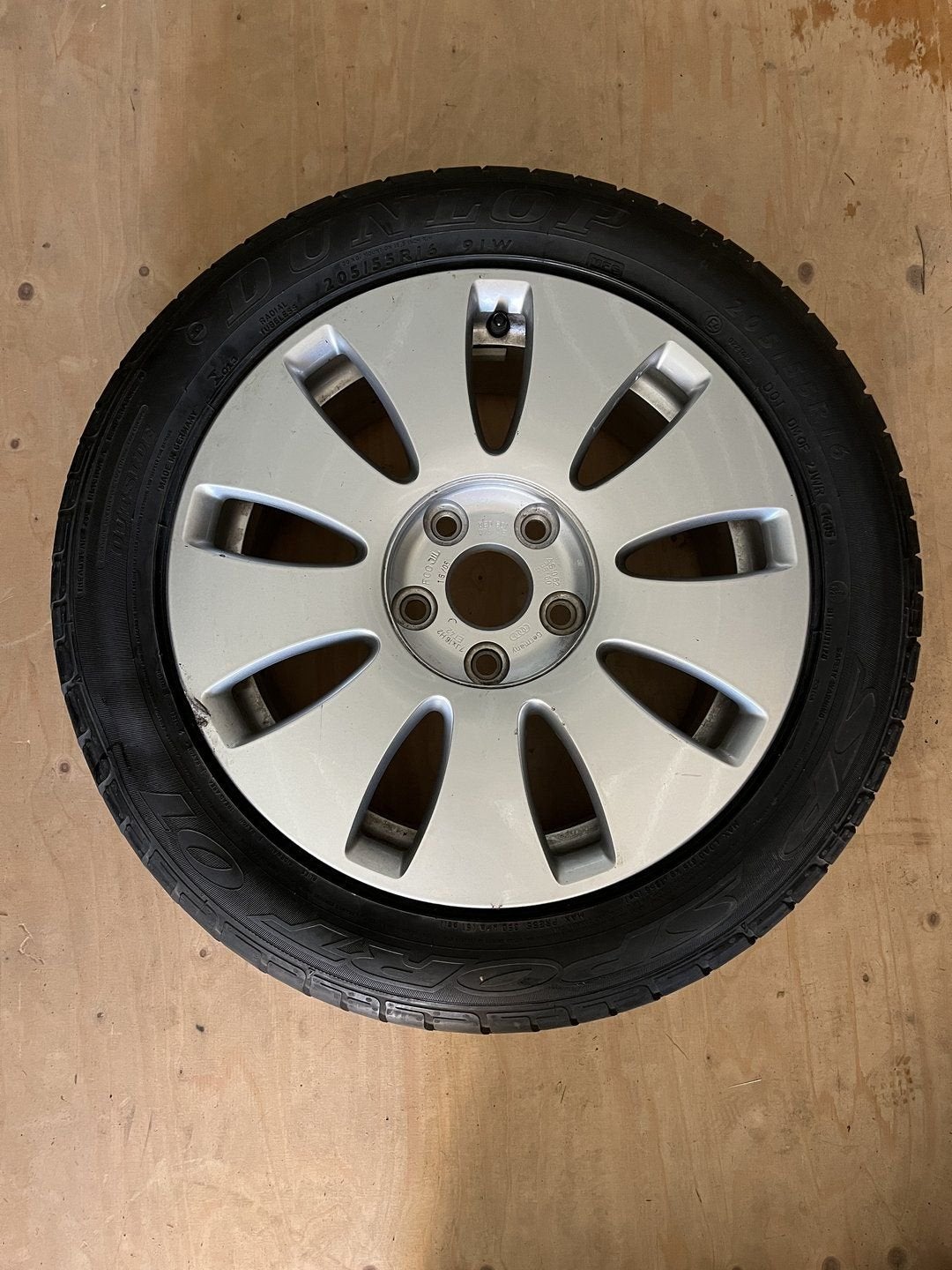 1x Audi Reservewiel Dunlop SP Sport 01 205-55-16 91 w DOT 14, Autos : Pièces & Accessoires, Pneus & Jantes, Pneus et Jantes, 16 pouces