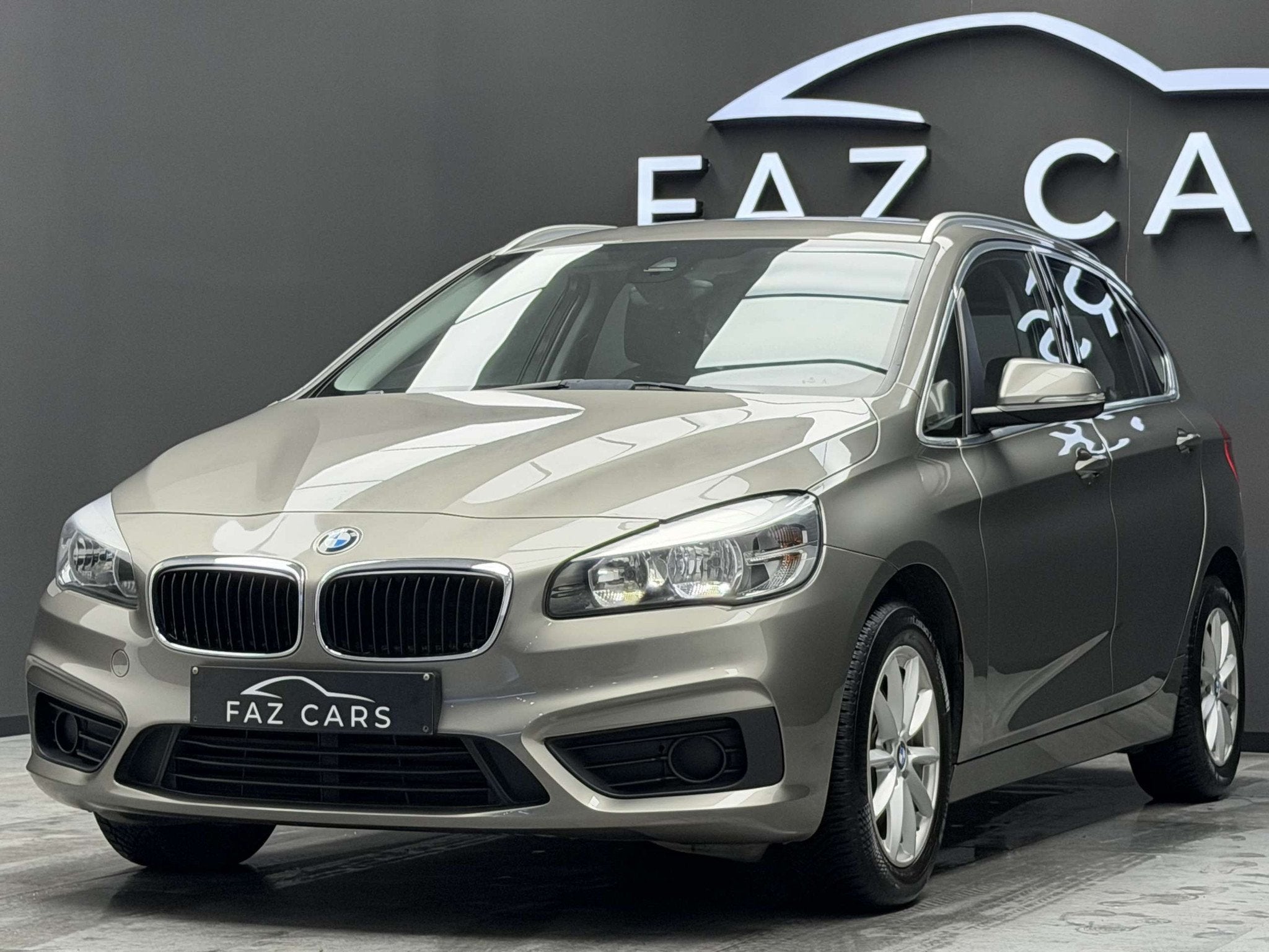 BMW 2 Serie 218 i Active Tourer * 1ER PROP + CLIM + GARANTIE, Auto's, BMW, Stof, Gebruikt, 136 pk, Bedrijf