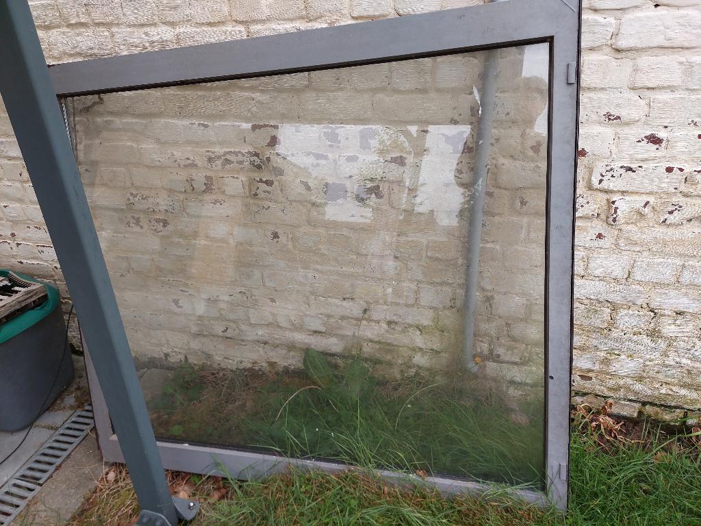 Pvc venster in goede staat, Doe-het-zelf en Bouw, Glas en Ramen, Ophalen, Gevelraam of Ruit, Gebruikt, 80 tot 120 cm