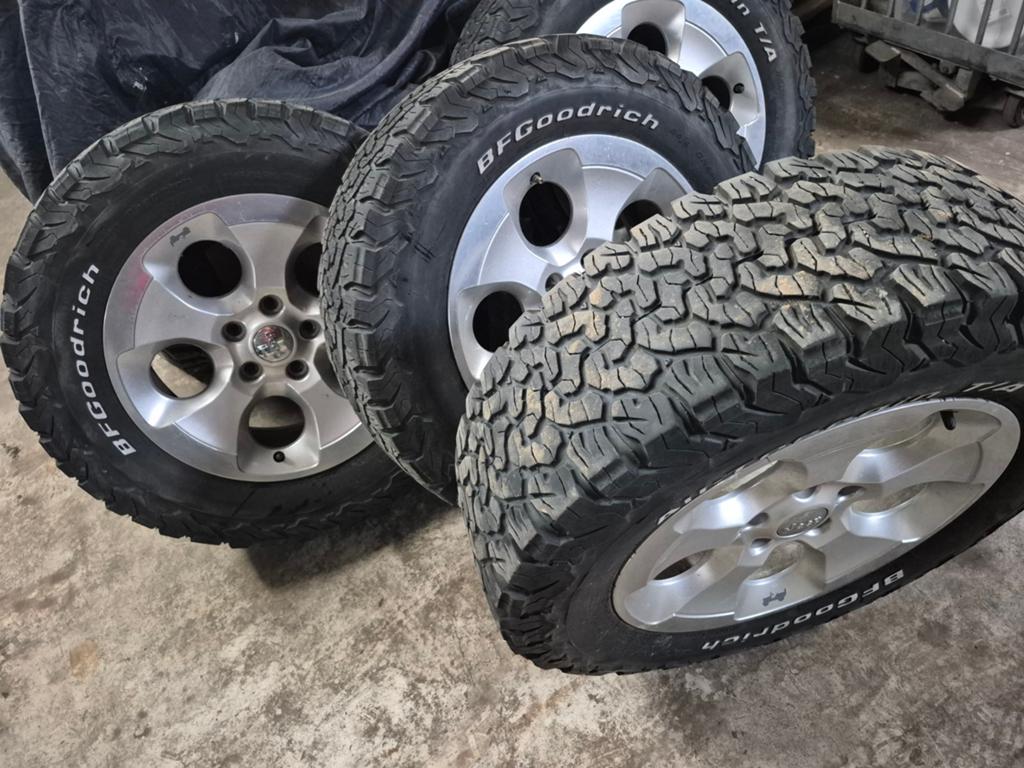 Jeep Wrangler YJ 18 inch Rubicon velge met banden. TJ of YJ, Auto-onderdelen, Banden en Velgen, Banden en Velgen, All Season, 18 inch