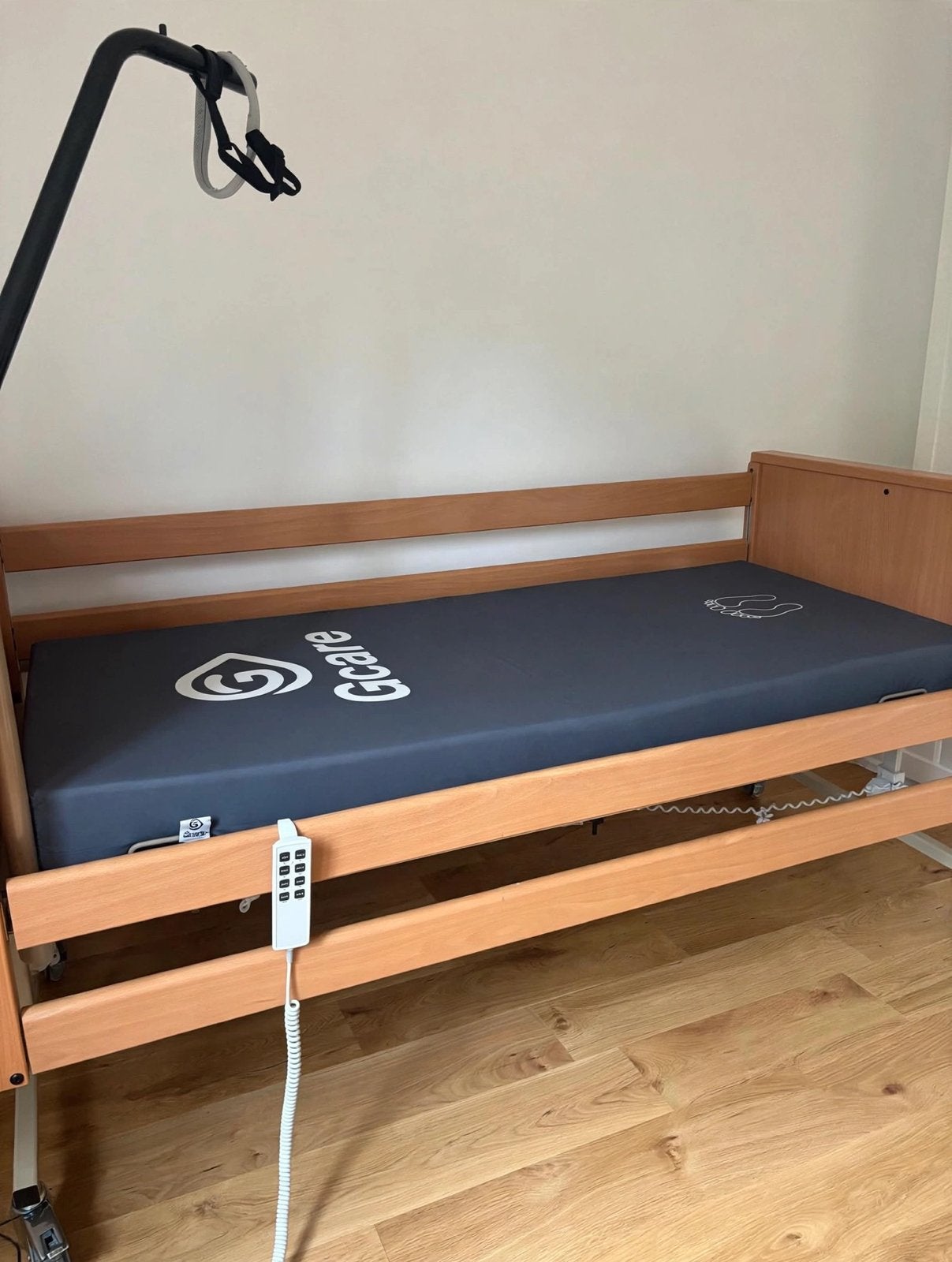 Elektrisch ziekenhuisbed met Tempur matras goede staat, Enlèvement, Utilisé, Réglable