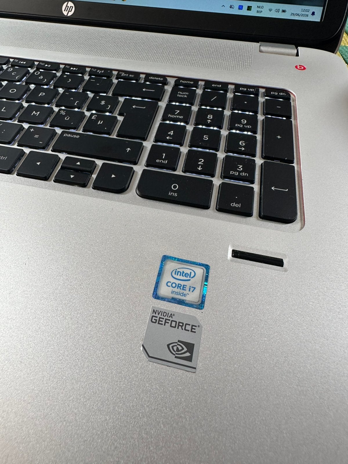 Mooie 17.3”Hp Envy/ i7-4700MQ/16gb ram/256gb ssd/Win 11/, Computers en Software, Laptop-opladers, Ophalen, Zo goed als nieuw