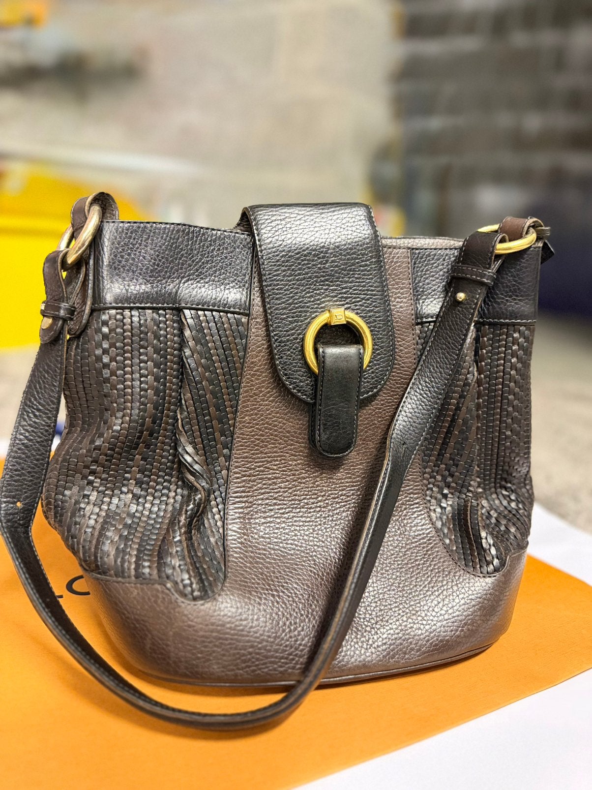Sac Seau Delvaux Vintage Cuir Grainé & Tressé (Toile de Cuir, Bijoux, Sacs & Beauté, Sacs | Sacs Femme, Enlèvement ou Envoi, Utilisé