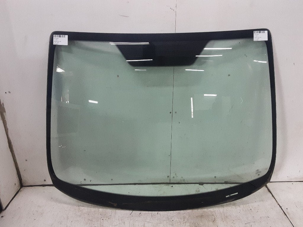 PARE-BRISE Ford Fiesta 6 (JA8) (01-2008/01-2018), Henry-Ford-Straße  1
50735  Köln, DE, Ford-Werke GmbH, Kunden@ford.com, Ford