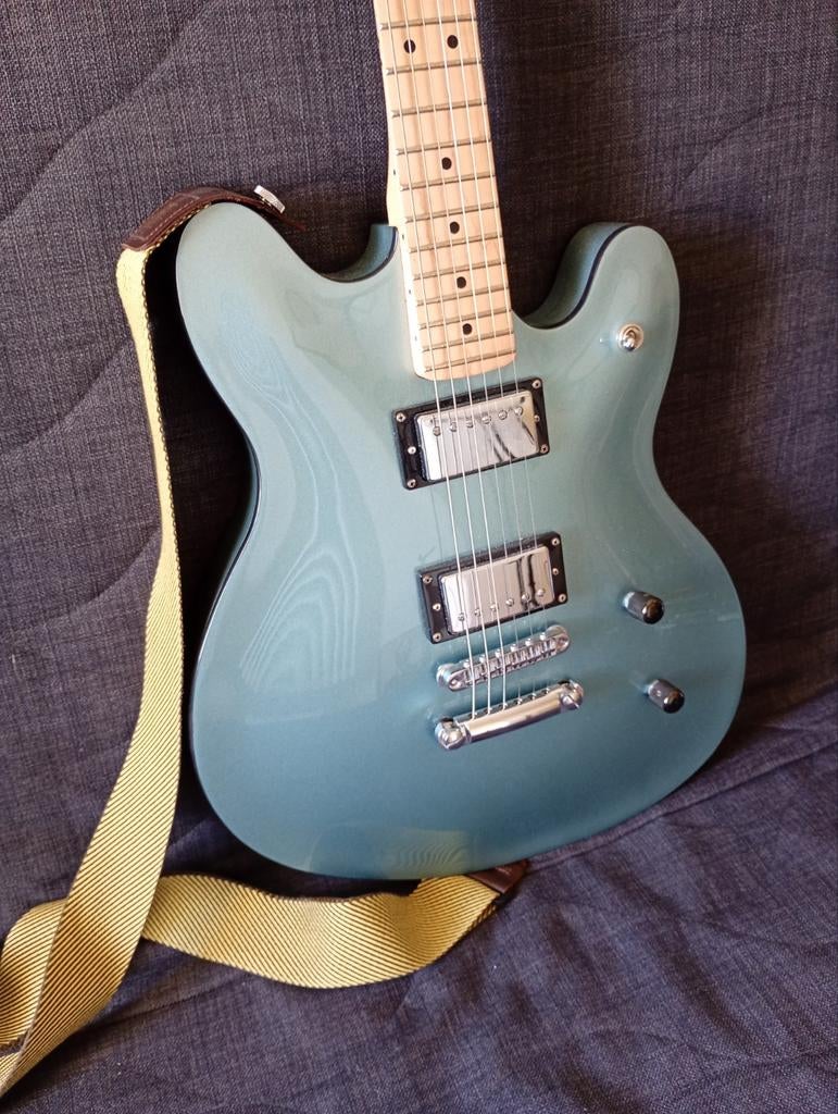 Squier Starcaster met upgrades, Ophalen, Zo goed als nieuw, Semi-solid body, Gibson