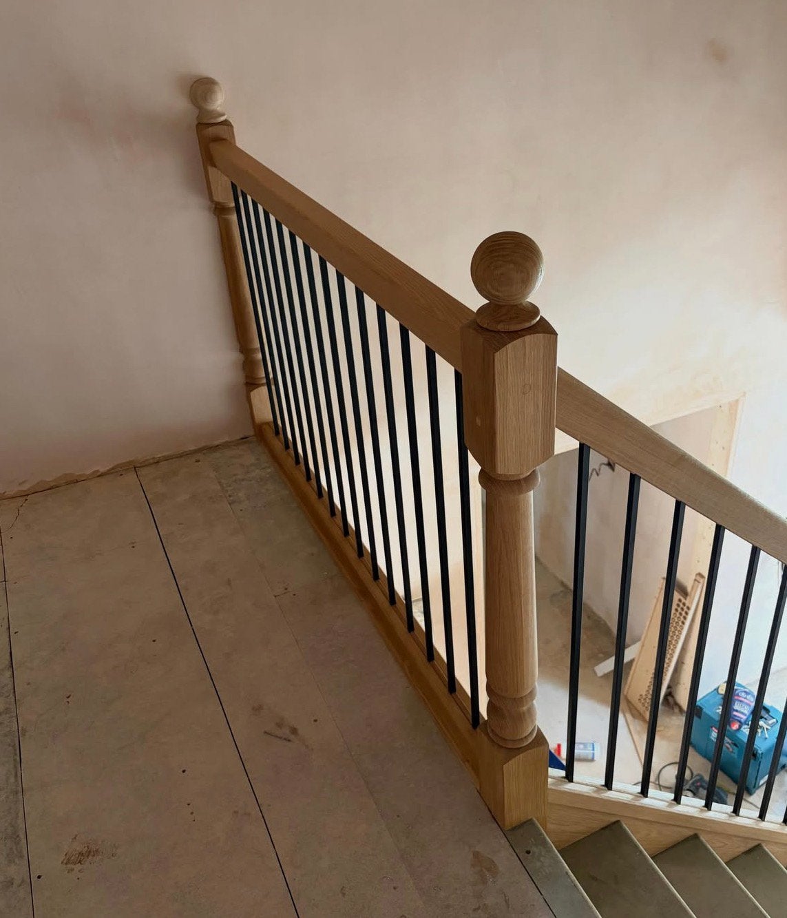 Fabrication et rénovation d’escaliers en bois –, Enlèvement ou Envoi, Comme neuf