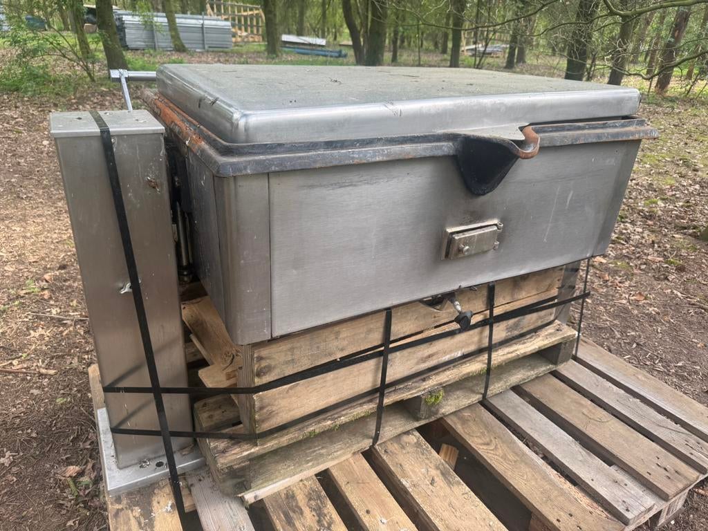 Fornuis en grote bak plaat/ sudder pan, Elektronische apparatuur, Fornuizen, Ophalen, Zo goed als nieuw, Gas