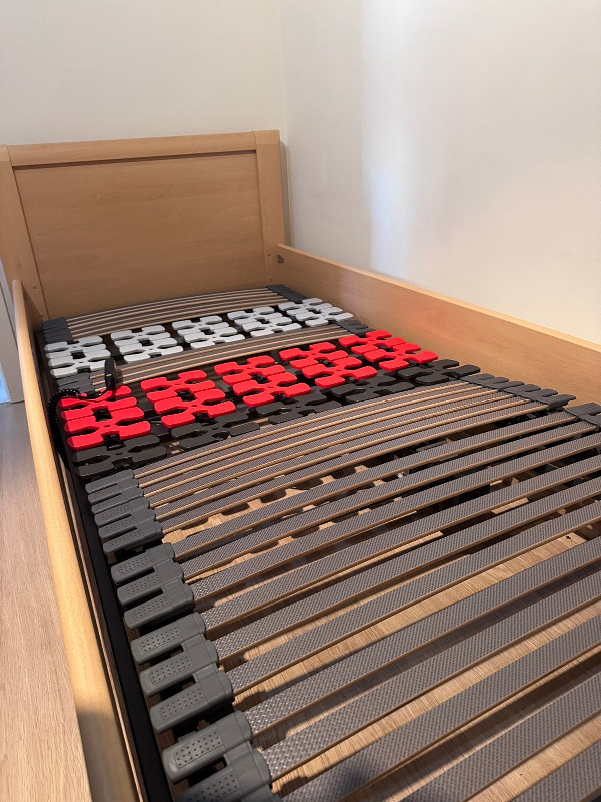 Elektronische eenpersoonsbed, Ophalen, 90 cm, Eenpersoons, Zo goed als nieuw