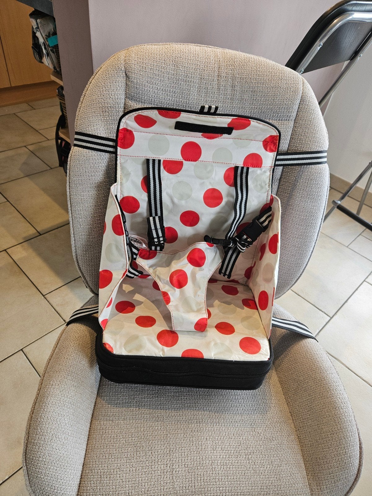 Chaisse haute portable pour enfant de 1 a 3 ans, Enlèvement, Comme neuf, Avec ceinture(s)