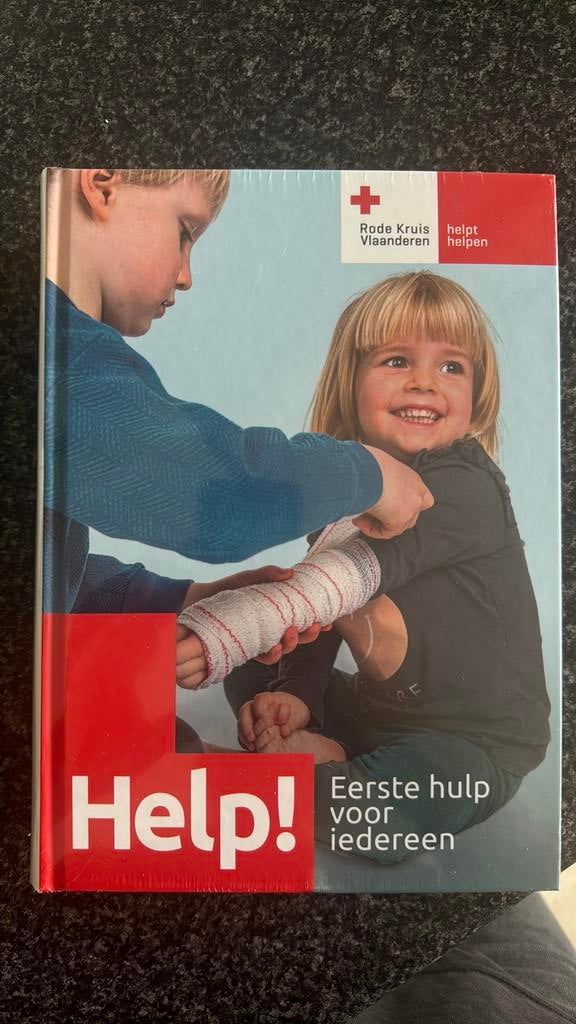 Help! Handboek rode kruis *in blister*, Boeken, Ophalen of Verzenden, Nieuw
