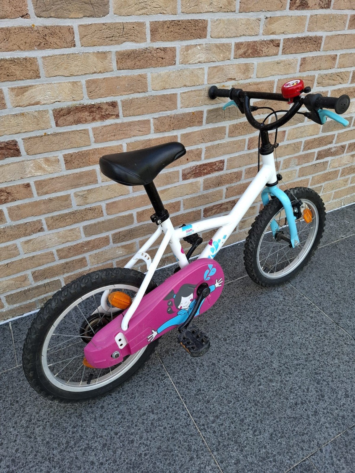 Mooie fiets btwin 16 inch met gratis fietsmandje, Ophalen, Gebruikt