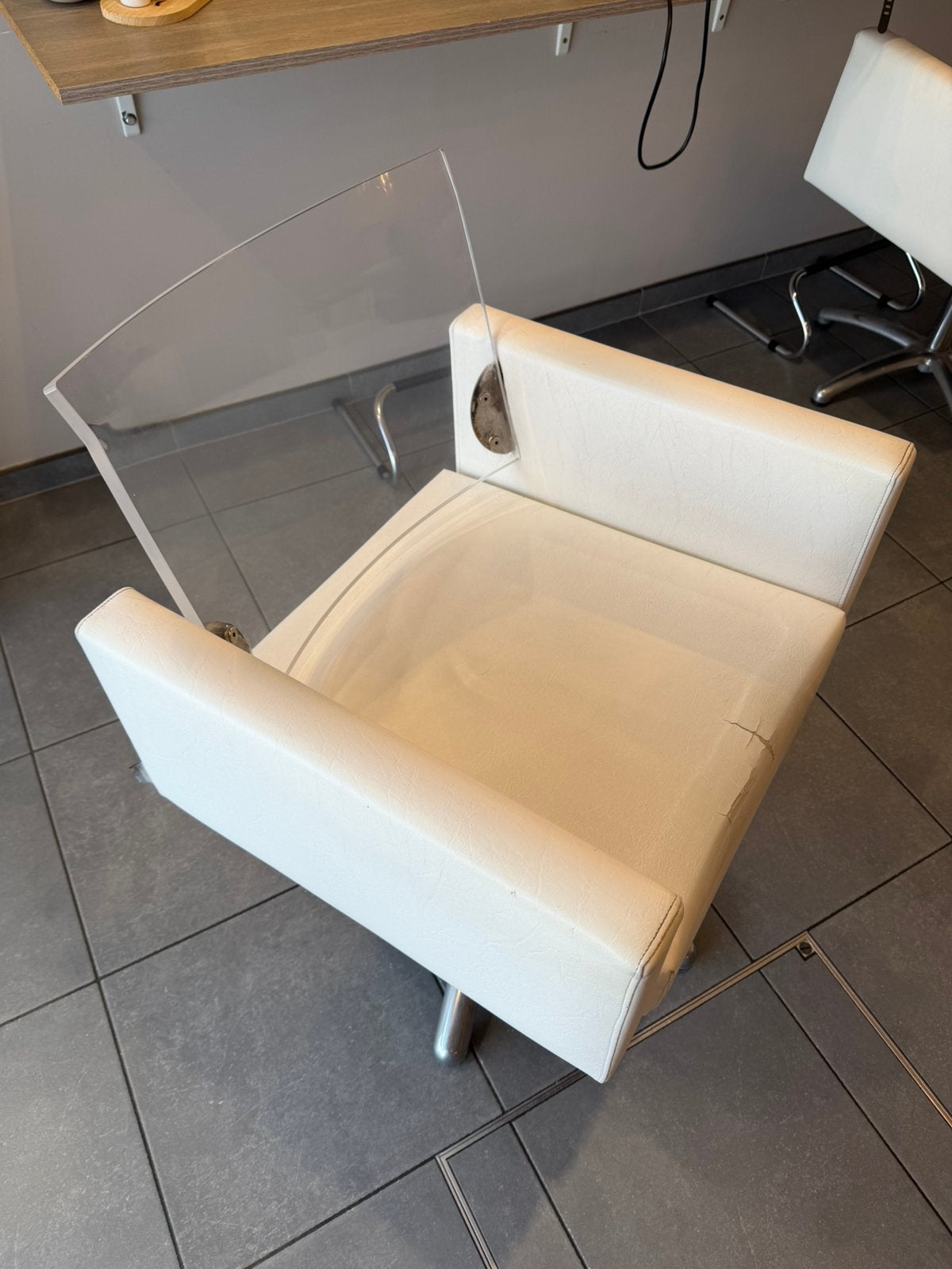 2 fauteuils de coupe, Enlèvement, Utilisé
