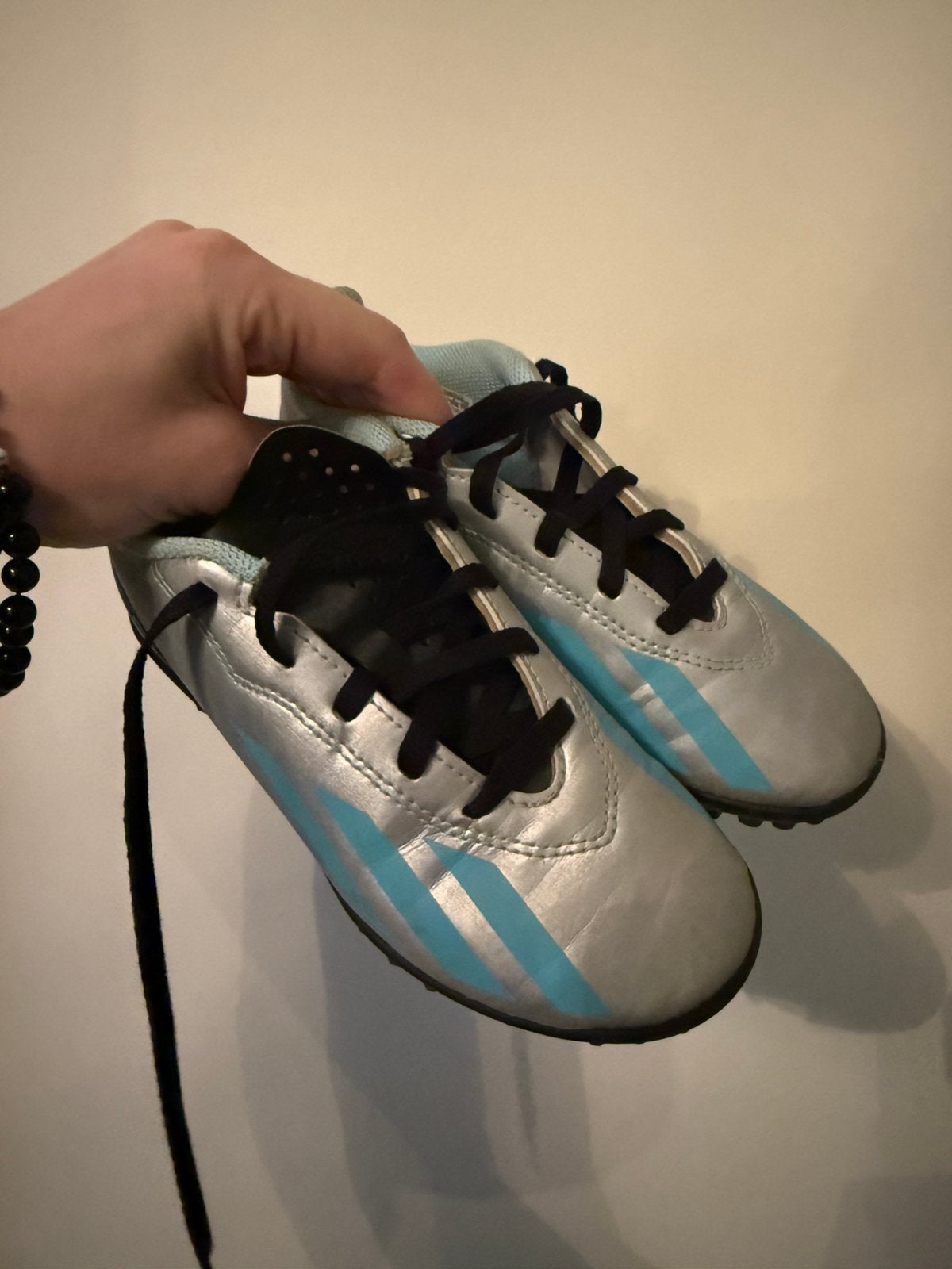Messi's Adidas voetbalschoenen, Kinderen en Baby's, Ophalen of Verzenden, Zo goed als nieuw