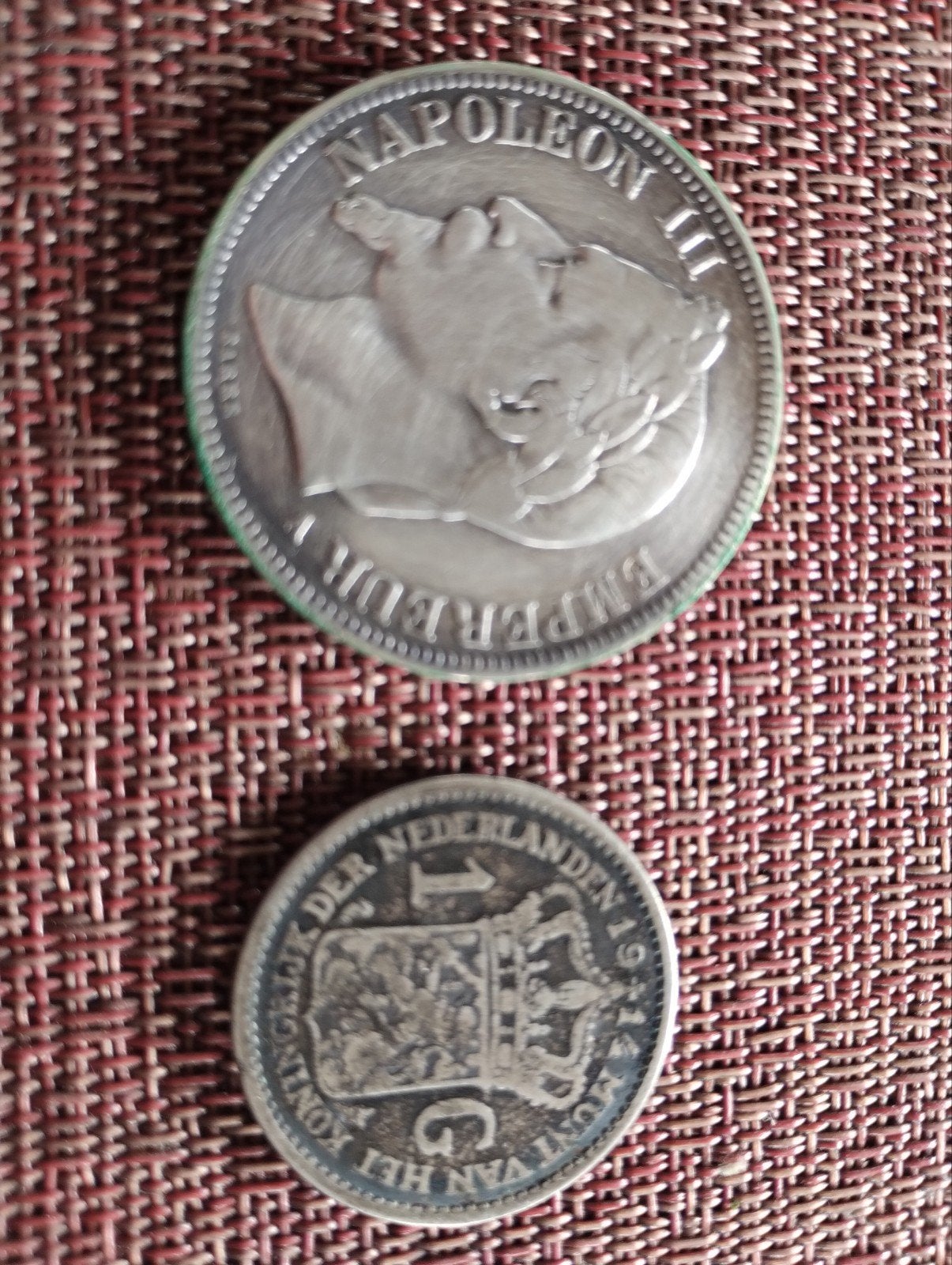 Florins d'argent et 5 francs français, Enlèvement