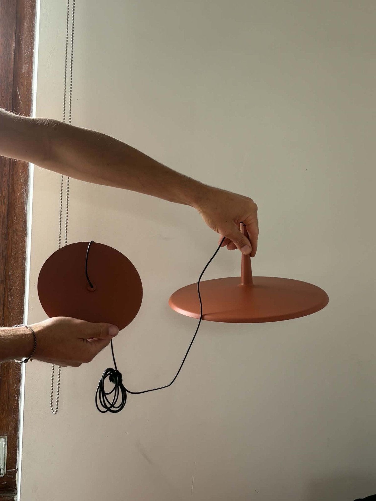 Suspension LED Vibia "Skan 0270"

Ø30cm - Rouge Terre - NEUV, Maison & Meubles, Enlèvement, Neuf