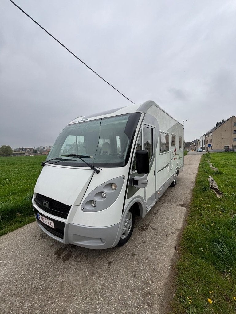 Adriatik Vision I677 SP Intégral , Chassis Alko, Caravanes & Camping, Jusqu'à 4, 6 à 7 mètres, Toilette à cassette, Boîte manuelle