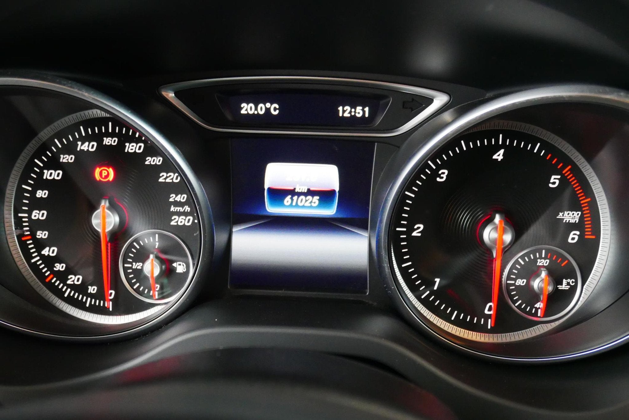 (1RND429) Mercedes-Benz CLA SB, Auto's, Mercedes-Benz, CLA, Stof, Gebruikt, Euro 6