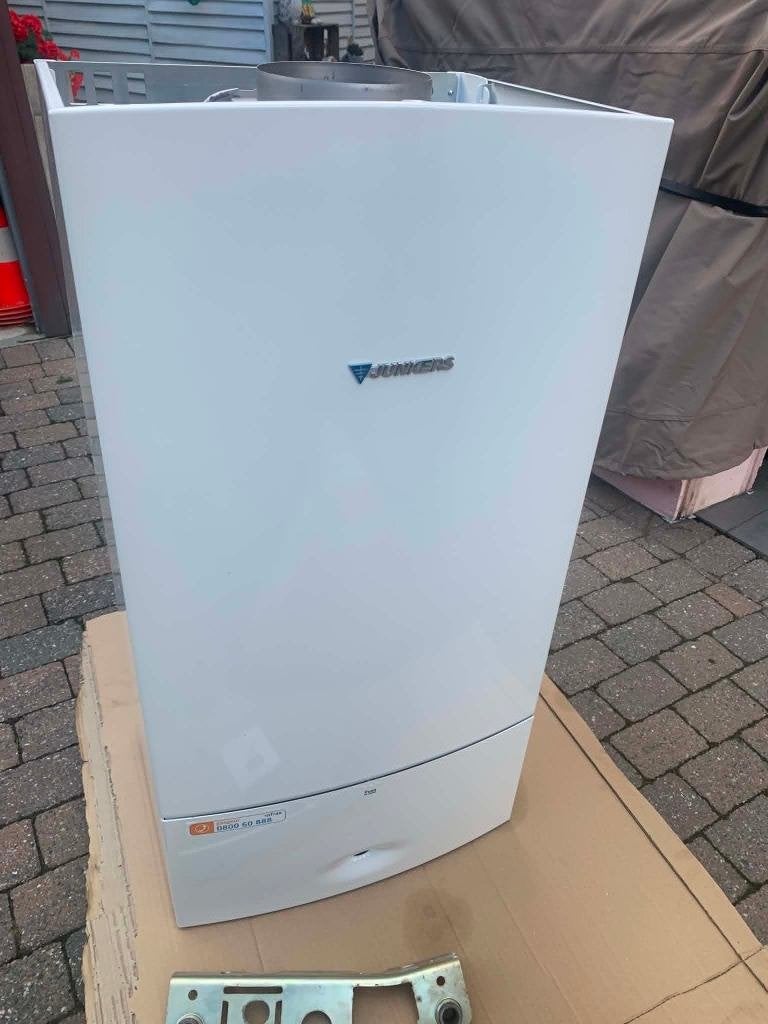 Cerastar Gasketel ZWR 24-7 KE (2021) + BOSCH CR10 thermost, Ophalen, Aardgas, Terugslagbeveiliging (TTB), Boiler