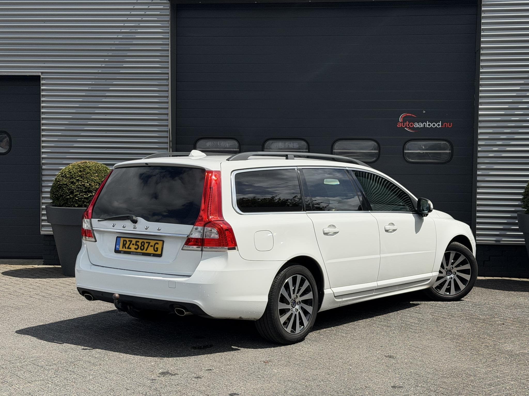 Volvo V70 2.0 D4 Summum, Autos, Cuir, Achat, 1800 kg, Euro 6