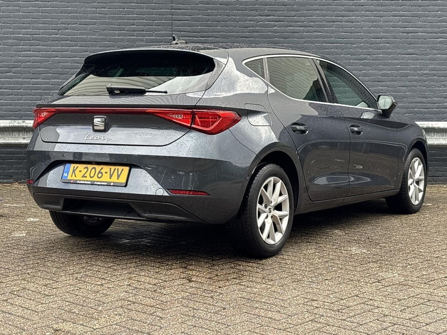 Seat Leon 1.0 TSI Style Launch Edition | € 7.800,- NETTO! |, Auto's, Seat, Leon, Bedrijf, Grijs, Zilver of Grijs