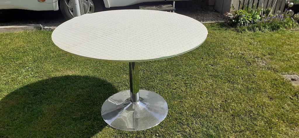 Gratis ronde tafel in mooie staat, Ophalen