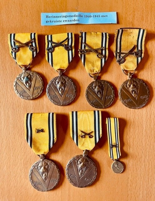 À vendre : 7 médailles, Enlèvement ou Envoi, Autres, Ruban, Médaille ou Ailes