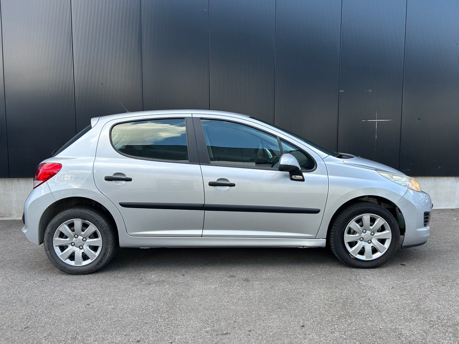 Peugeot 207 1.4 benzine / 38000km / in goede staat, Euro 5, Stof, Zwart, Electronic Stability Program (ESP)