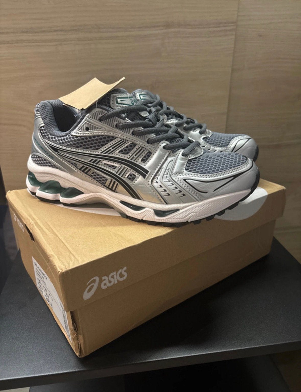 Asics gel kayano 14 (42), Kleding | Heren, Schoenen, Ophalen, Overige kleuren, Nieuw, Sneakers
