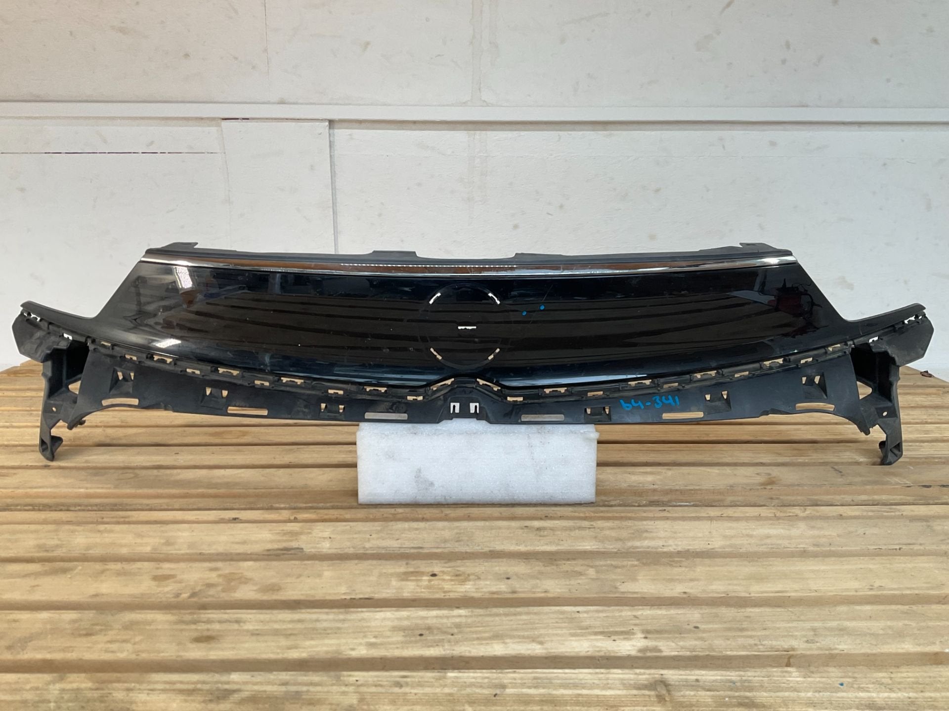 Support de calandre de pare-chocs Opel Crossland, calandre d, Autos : Pièces & Accessoires, Opel Automobile GmbH, Opel, Bahnhofsplatz 1
65423  Russelsheim am Main, DE