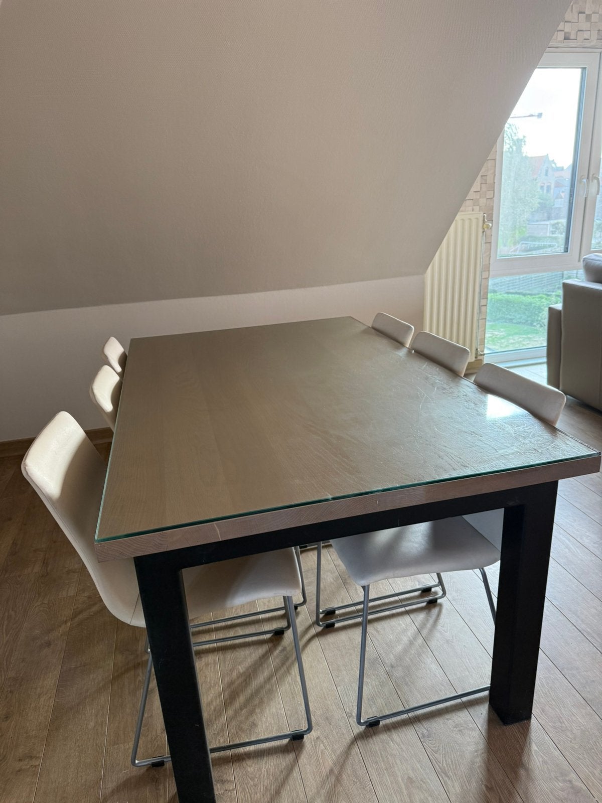Eettafel, Enlèvement, Comme neuf
