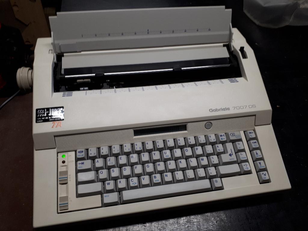 machine à écrire Adler Trimph Gabriele 7007 DS, Diversen, Typemachines, Ophalen, Gebruikt