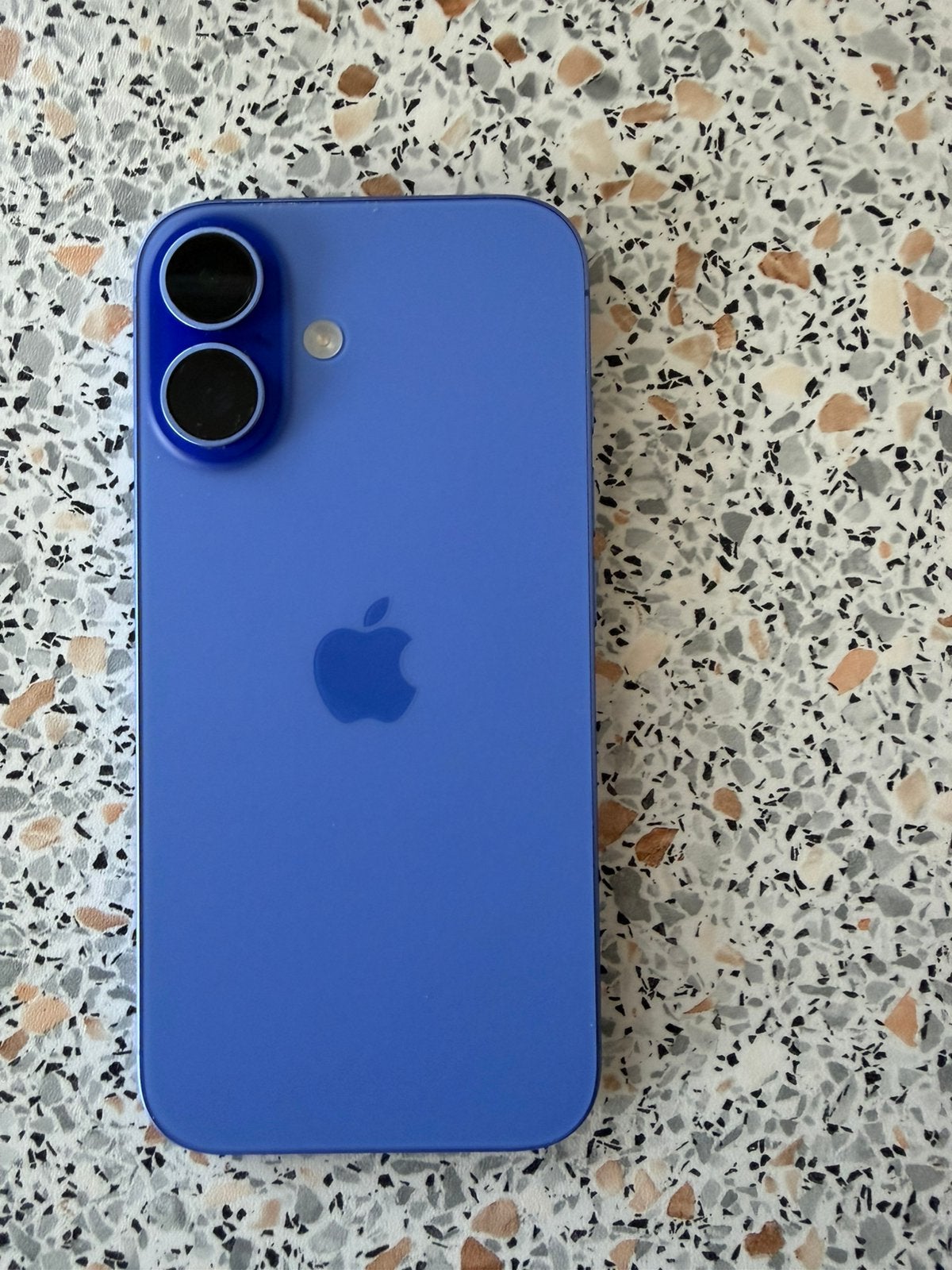 Iphone 16, Télécoms, Téléphonie mobile | Housses, Coques & Façades | Apple iPhone, Enlèvement, Comme neuf, IPhone 16