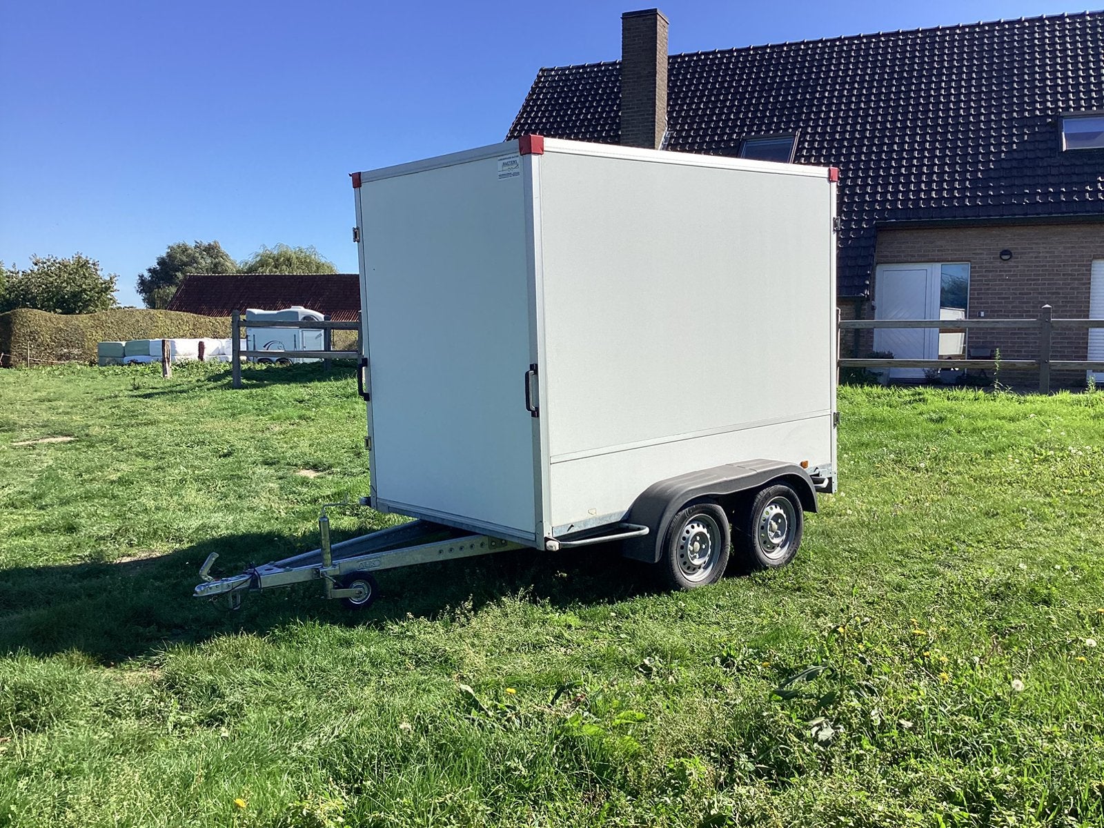 Aanhangwagen : powertrailer, Ophalen, Zo goed als nieuw