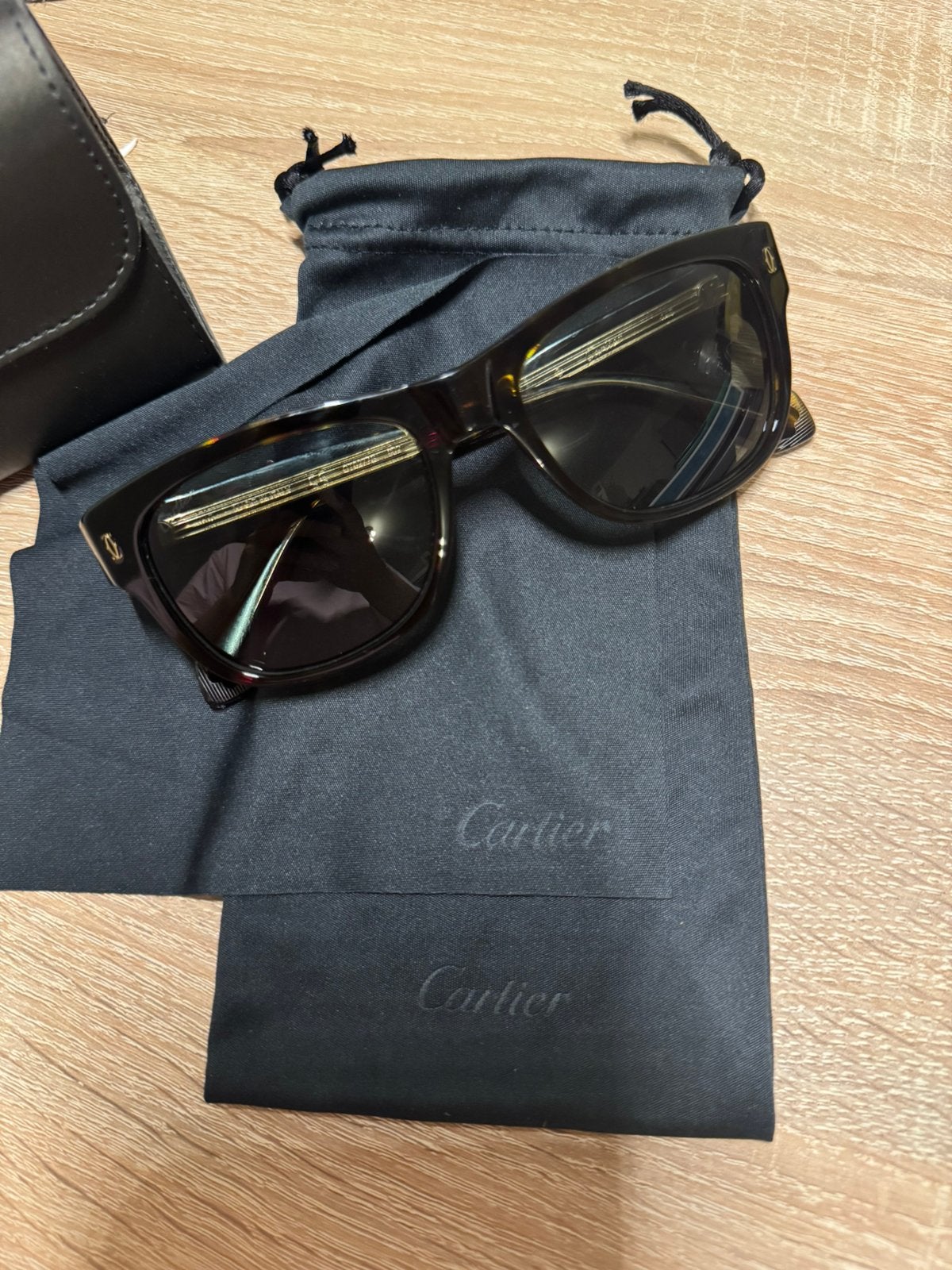 Cartier zonnebril, Handtassen en Accessoires, Ophalen, Zo goed als nieuw, Zonnebril