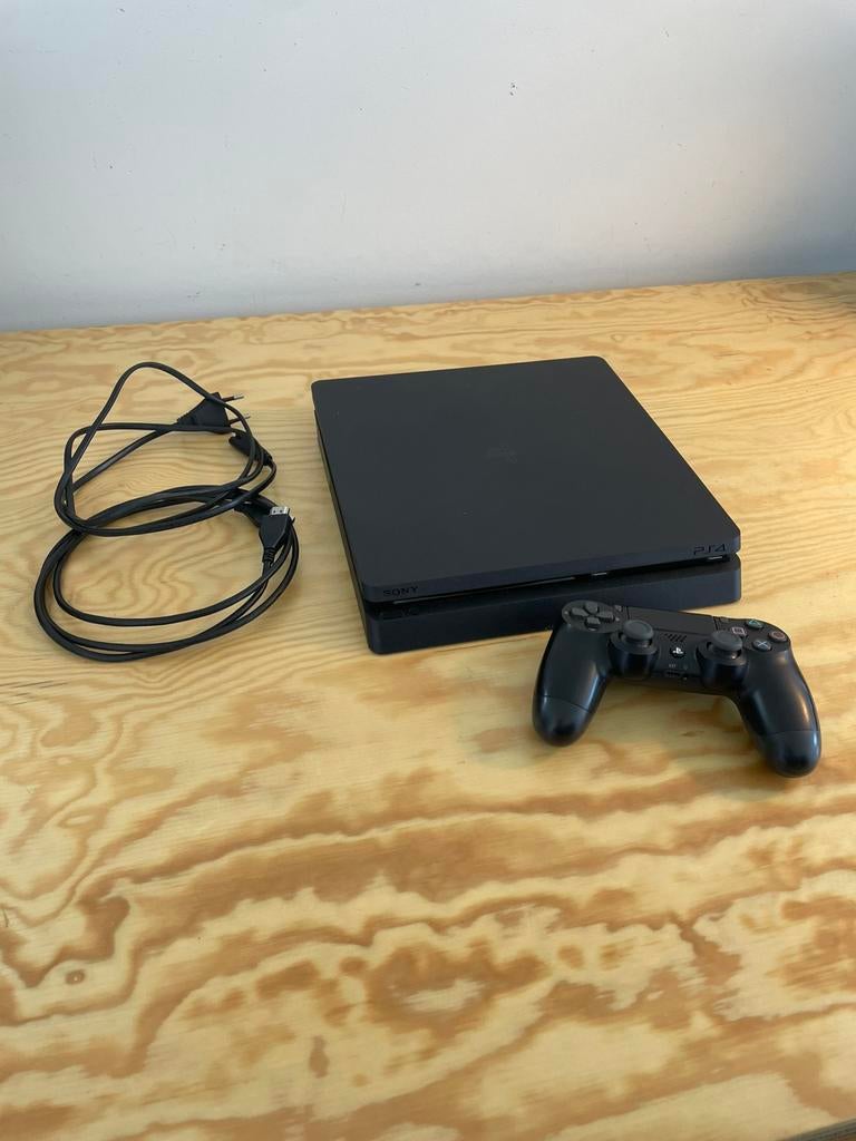 Playstion 4 slim+ controller en kabels, 500 GB, Ophalen of Verzenden, Zo goed als nieuw, Met 1 controller