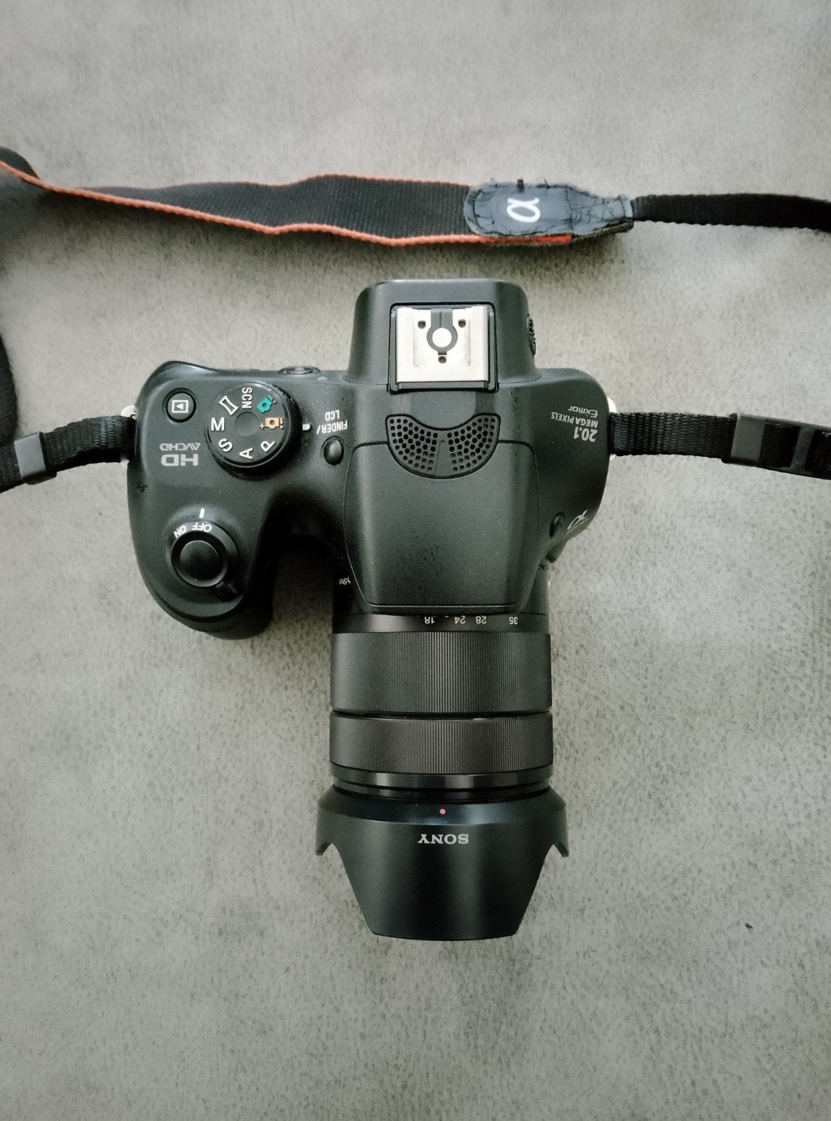 Sony Alpha A3000  met E 18-55mm f/3.5-5 lens, lader., Audio, Tv en Foto, Sony, Camera, Ophalen of Verzenden, Zo goed als nieuw