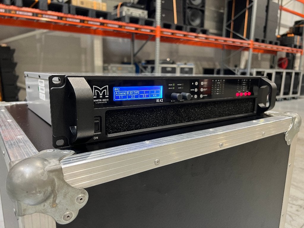Martin Audio iKON iK42 4x5000W 4-channel amplifier, Audio, Tv en Foto, Luidsprekerboxen, Ophalen of Verzenden, Gebruikt, 150 watt of meer