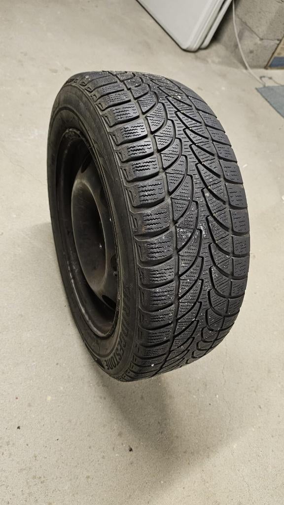 Roue 4 trous 215/55/R16, Autos : Pièces & Accessoires, Pneus & Jantes, Pneus et Jantes, 215 mm, 4 Saisons, 16 pouces