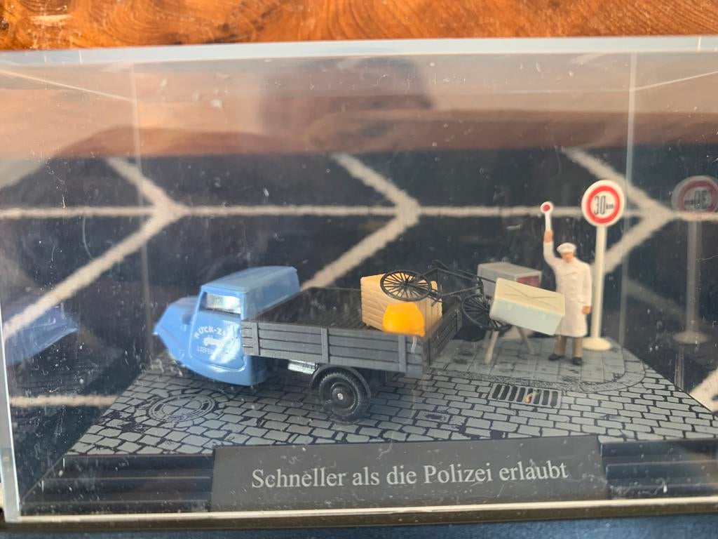 Busch - miniatuur-diorama "Schneller als die Polizei erlaubt, Verzenden, Zo goed als nieuw