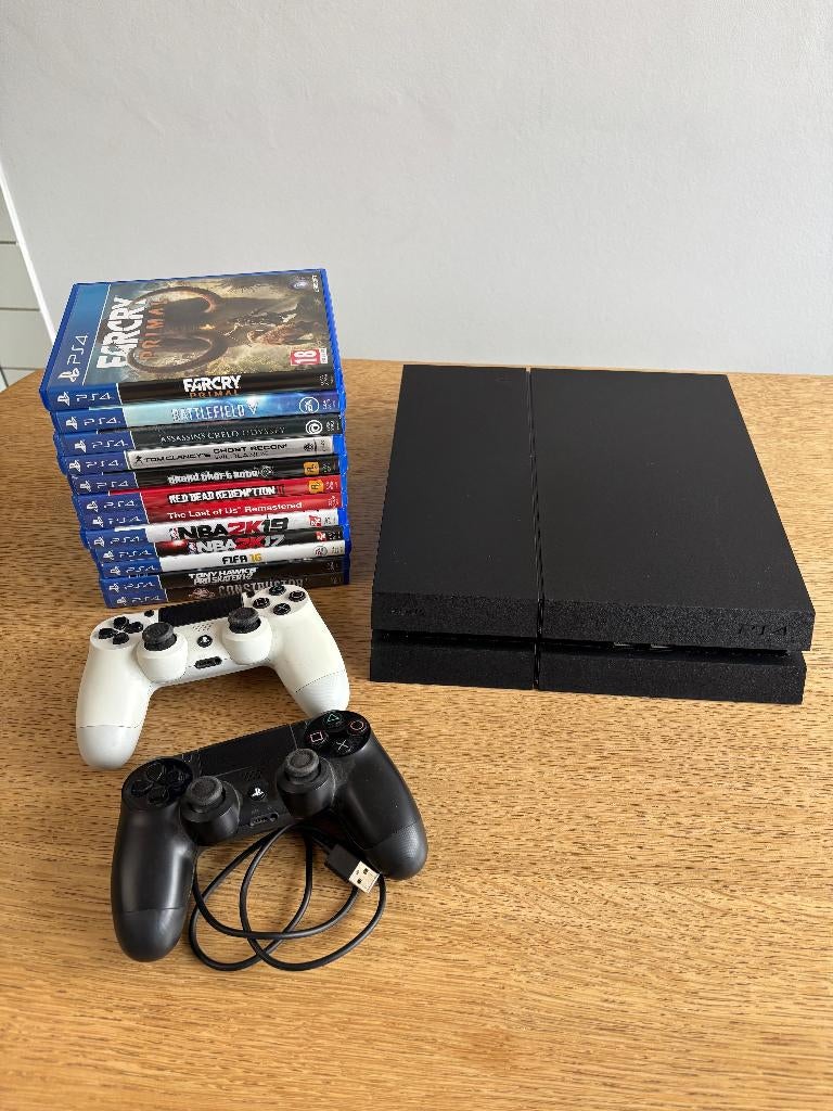PS4 met twee controllers met 12 games, Ophalen, Met games, Met 2 controllers, Zo goed als nieuw