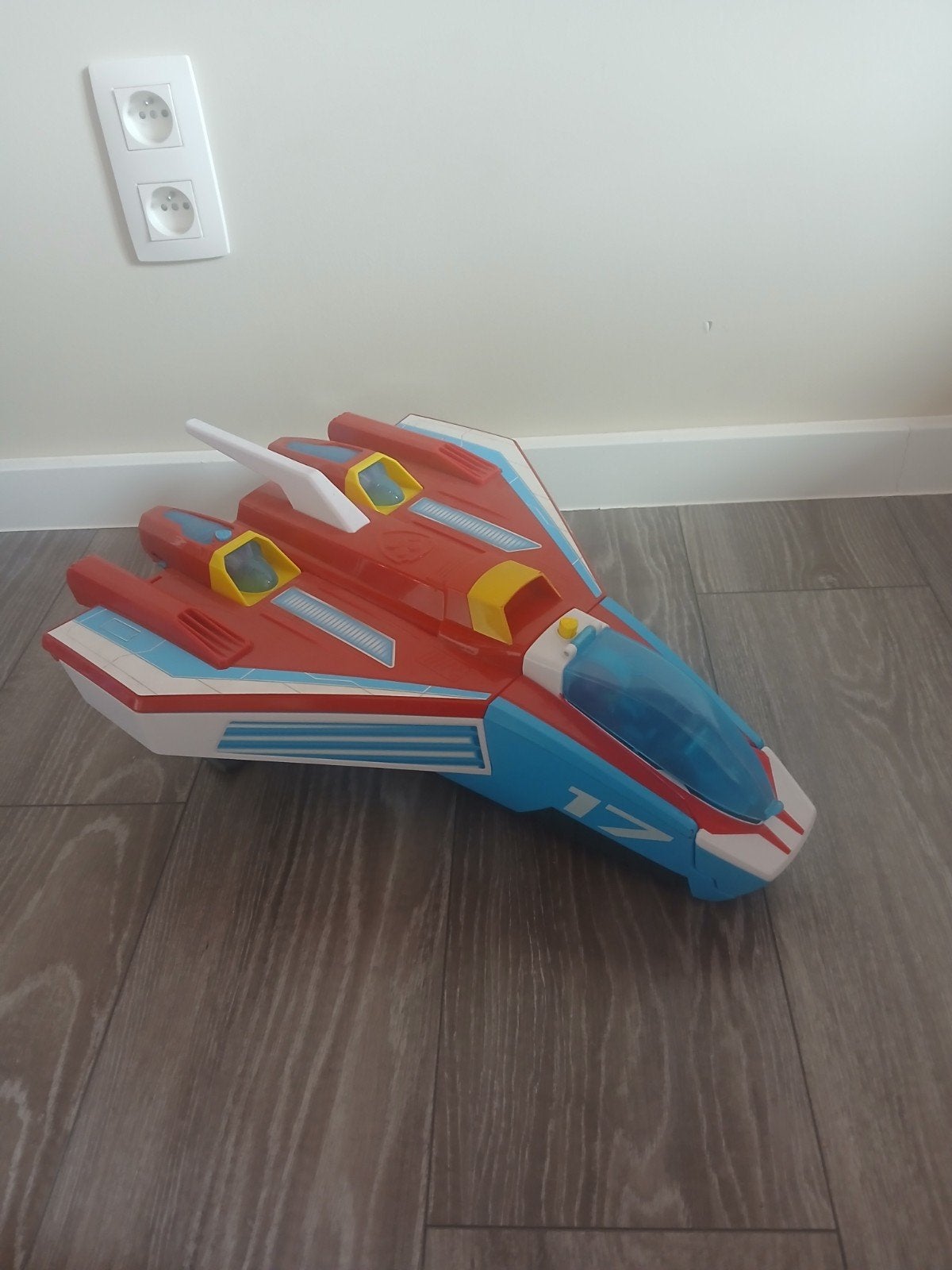 Paw patrol supersonische jet, Enfants & Bébés, Jouets | Extérieur | Jeu d'action, Enlèvement, Comme neuf