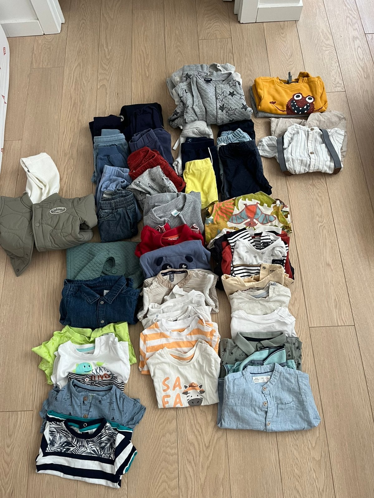 Lot de vêtements bébé 9 mois, Enfants & Bébés, Enlèvement ou Envoi, Comme neuf, Taille 74
