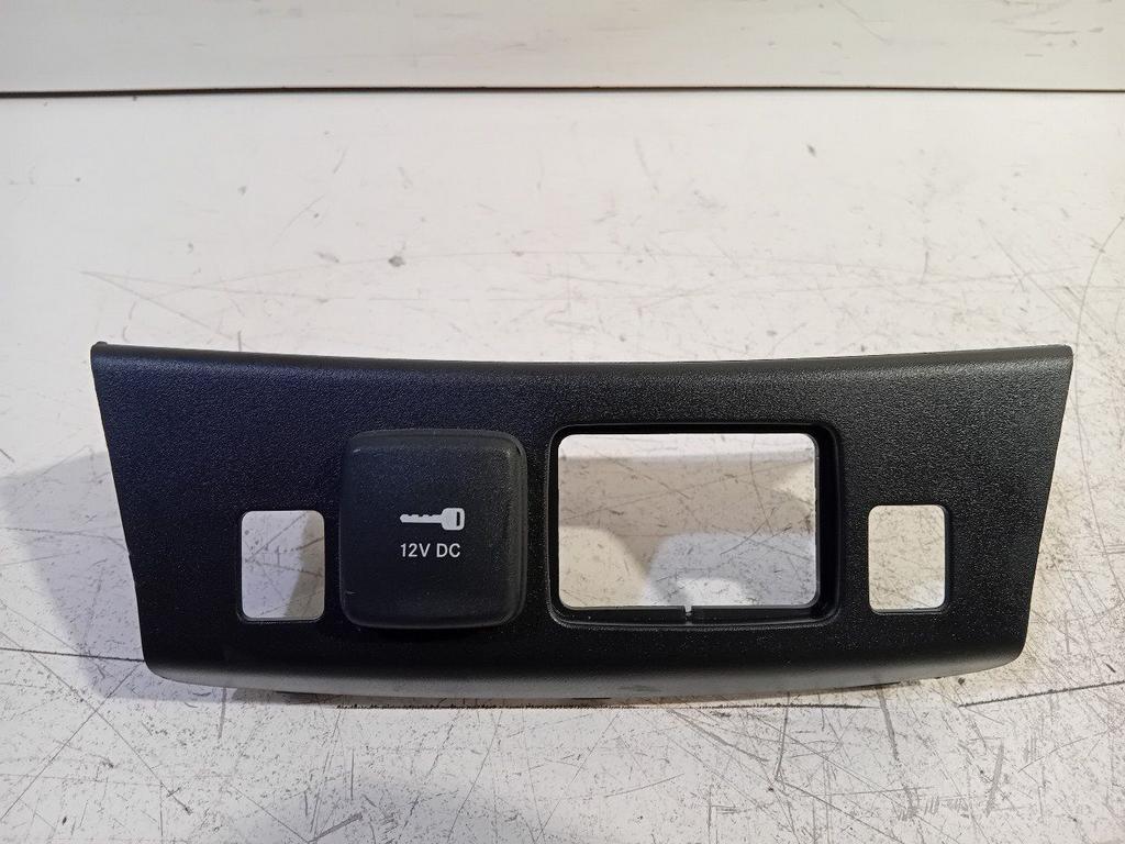 Aansluiting voor 12 volt Fiat Tipo, Auto-onderdelen, Onderdelen@venauto.nl, Van der Ven Autorecycling B.V., Gebruikt, Ettenseweg 76, 4706 PB Roosendaal, The Netherlands