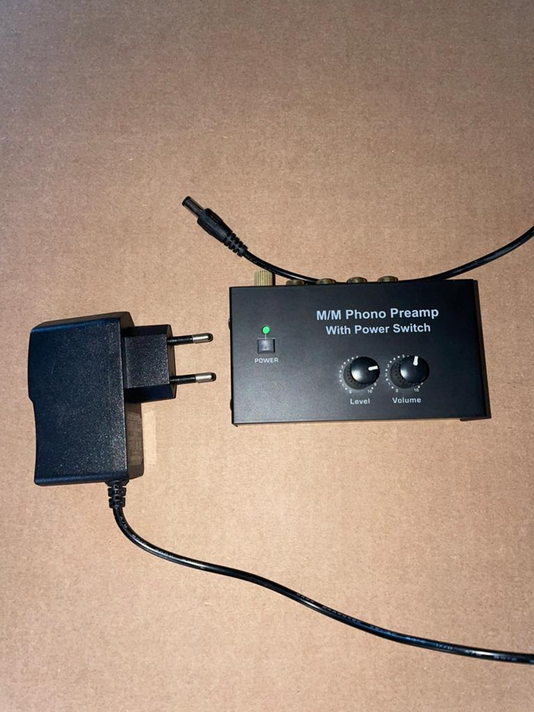 Phono Preamp met power switch, Audio, Tv en Foto, Converters, Ophalen of Verzenden, Zo goed als nieuw