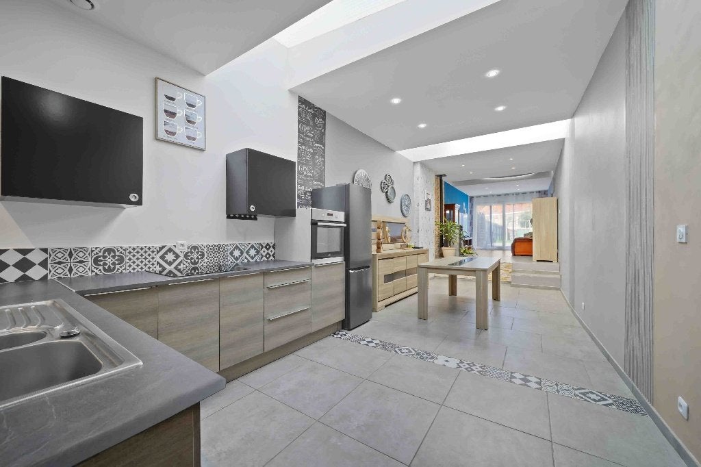 Jolie maison de ville rénovée 3 chambres avec jardin, Maison 2 façades, 101 m², 262 kWh/m²/an, Province de Hainaut