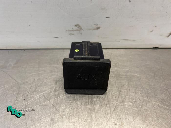 AUX/USB aansluiting van een Opel Meriva (Meriva B 10-), Auto-onderdelen, Gebruikt, -, -, Opel