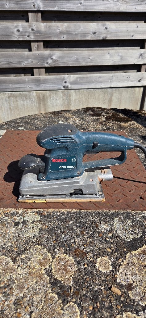 Bosch Professional Vlakschuurmachine GSS 280 A, Bricolage & Construction, Outillage | Ponceuses, Enlèvement ou Envoi, Utilisé