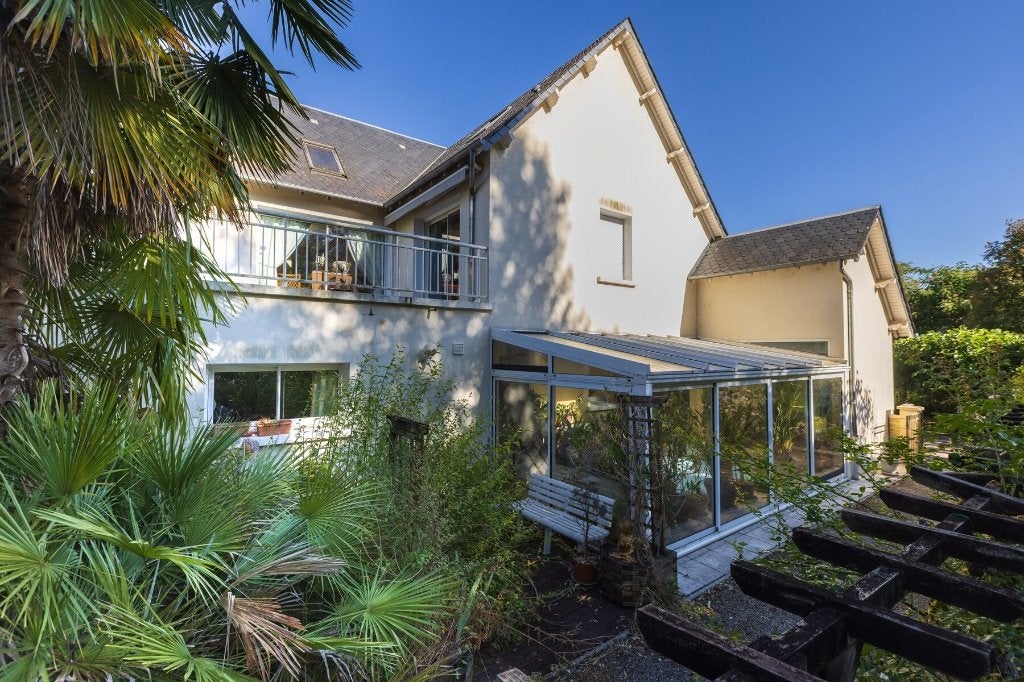 Maison au bord de la Dordogne avec piscine intérieure, 250 m², 7 pièces, Argentat sur Dordogne, France, 242 kWh/m²/an