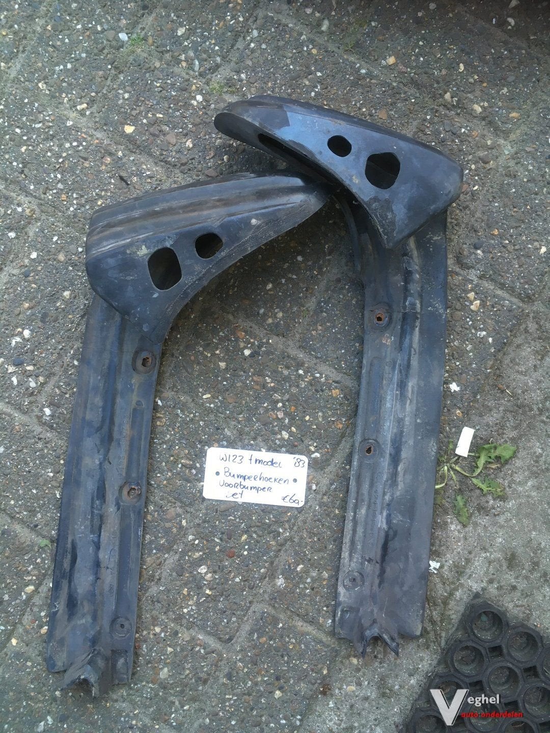 Mercedes w123 1983 station voorbumper hoeken set, Autos : Pièces & Accessoires, Carrosserie & Tôlerie, -, Utilisé, -, -