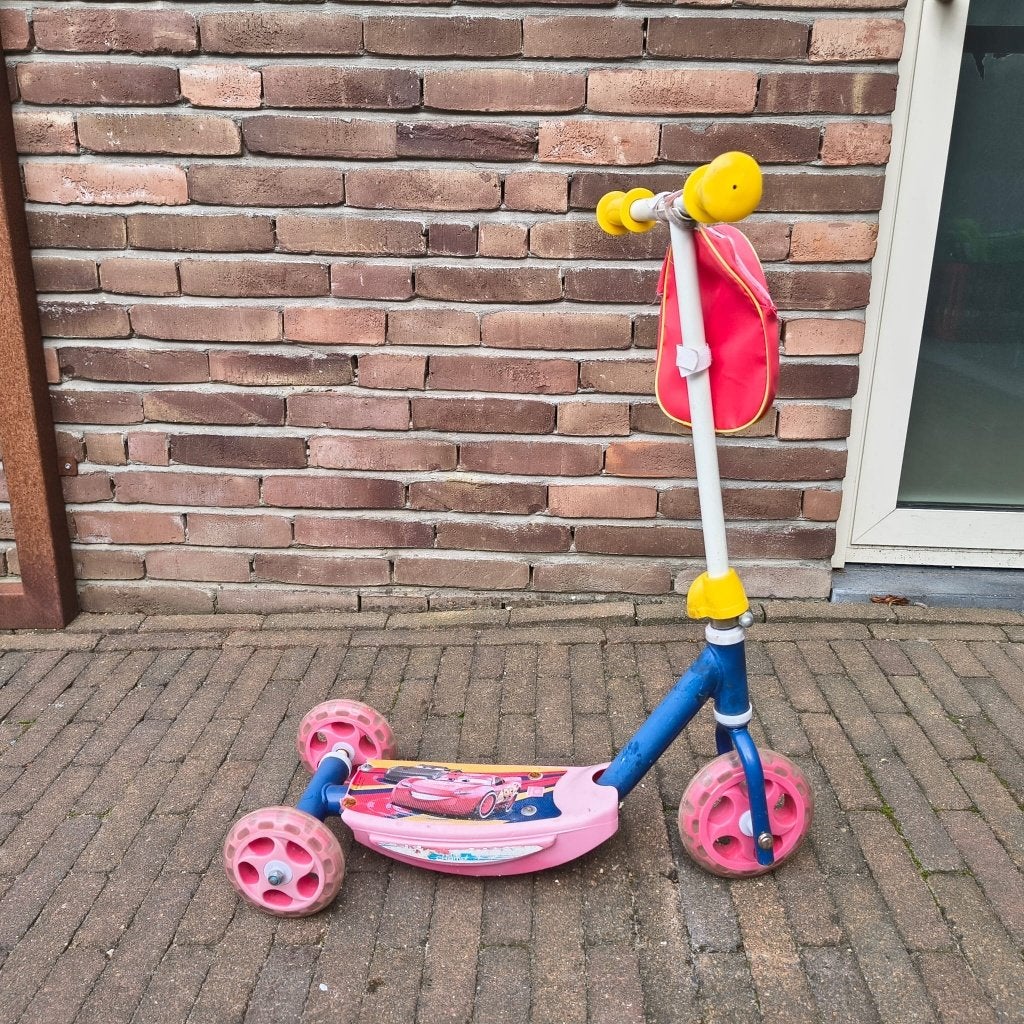 Kinderstep 3 wielen met Cars tasje, Ophalen, Gebruikt, Loopvoertuig